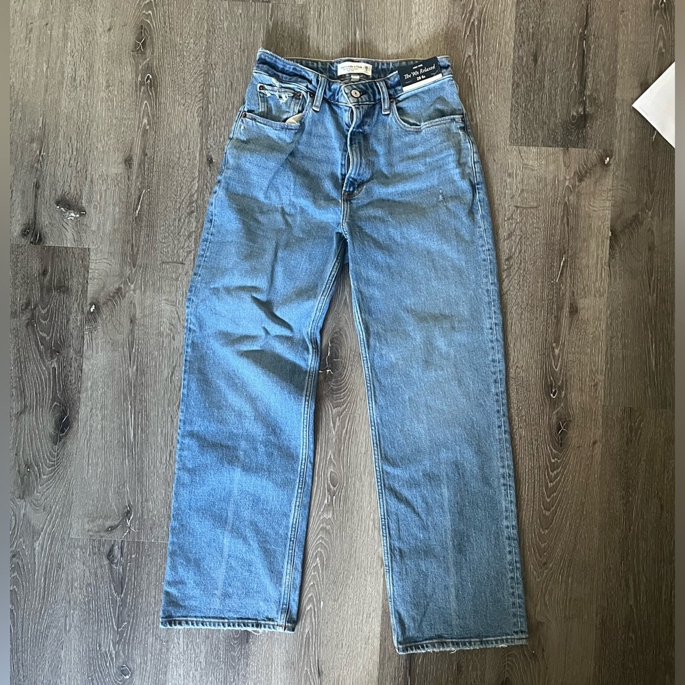 Abercrombie Curve Love 90s Relaxed Jean